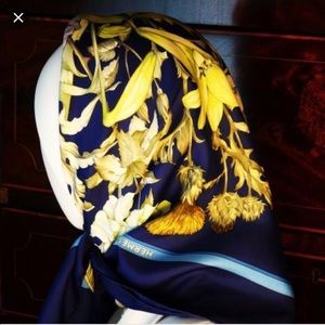 Authentic Hermès ‘Regina Navy’ Silk Scarf
